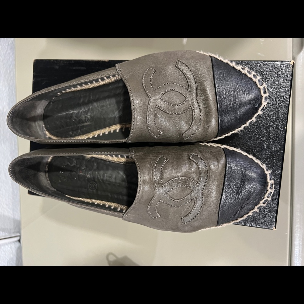 Chanel green flat espadrilles